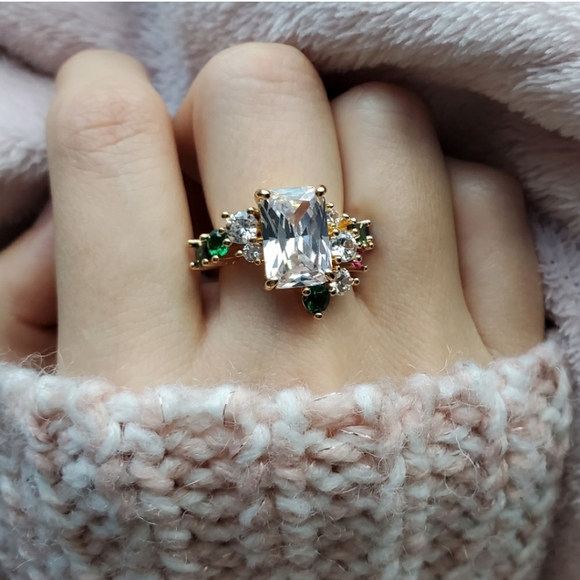 New Gorgeous Emerald Cut White Sapphire Ring - Picture 10 of 12